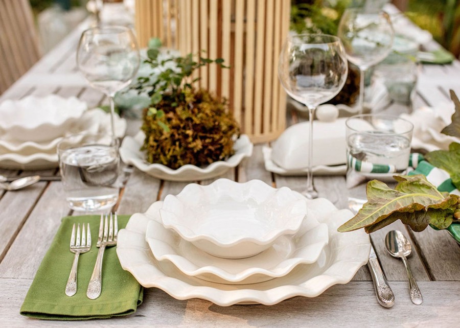 Tabletop Coton Colors by Laura Johnson | Signature White Ruffle Dinner Plate